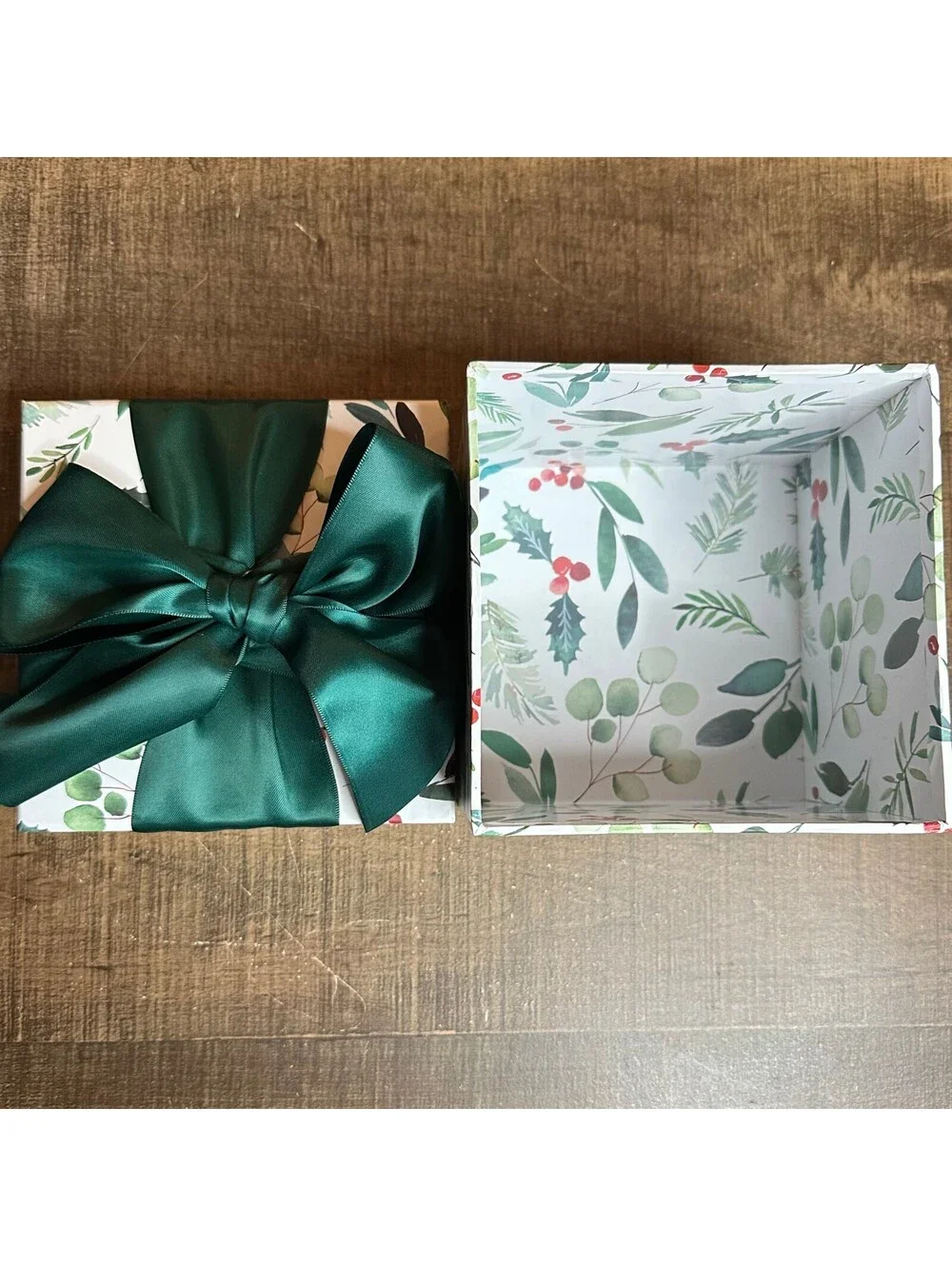 Papyrus Christmas Gift Box Holiday Greenery Holly Berries Satin Bow 6